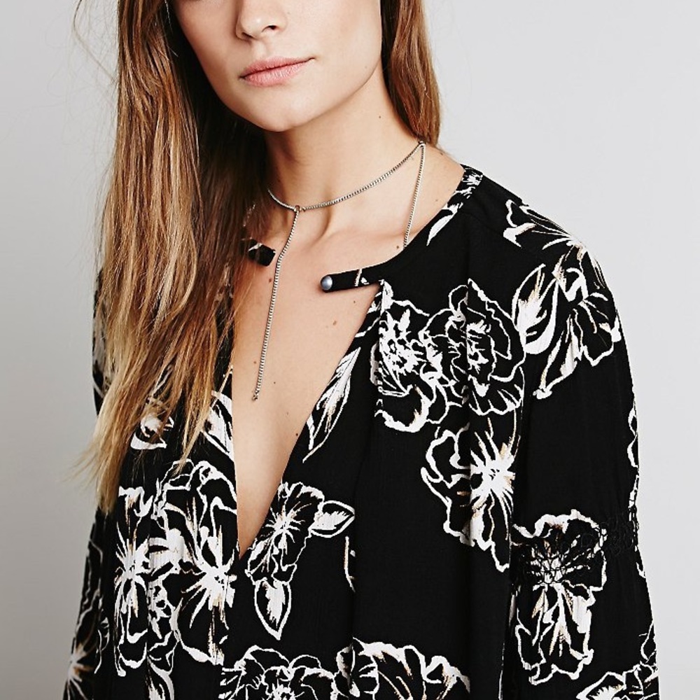 Free People black floral tunic 🖤 - Picture 2 of 7